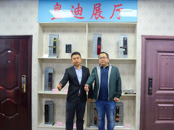 深思熟慮、共展宏圖：祝賀崔先生簽約皇迪西寧經(jīng)銷商